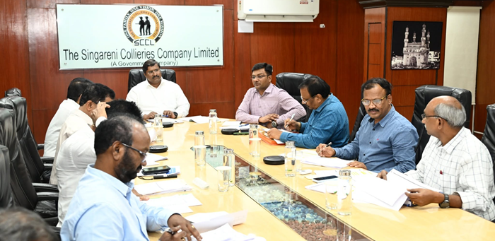 SCCL CMD directs GMs of all areas to ensure daily coal production